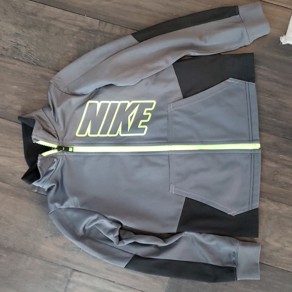 Nike jacket Boys size 6